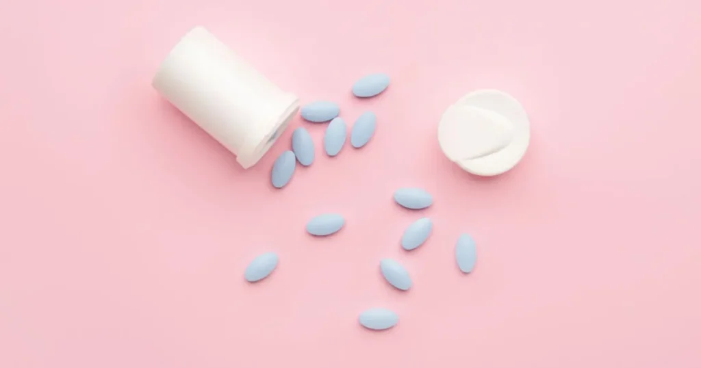 海外製ED治療薬が散らばっている
