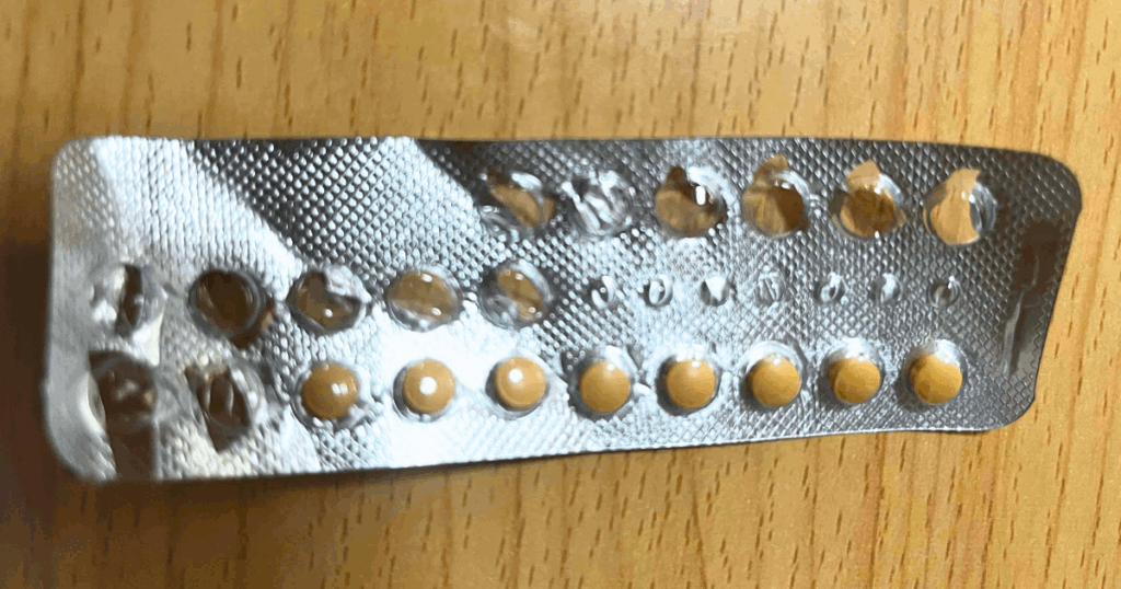トリキュラーの錠剤を大半使用済みのシート