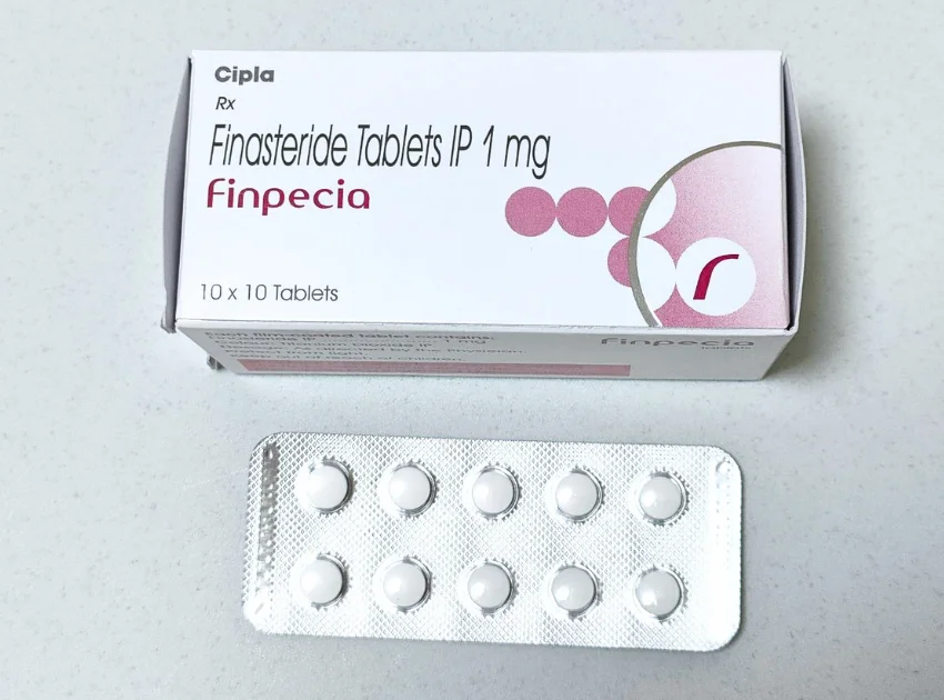 フィンペシア(Finpecia)1mgの箱と10錠が入ったシートの表面