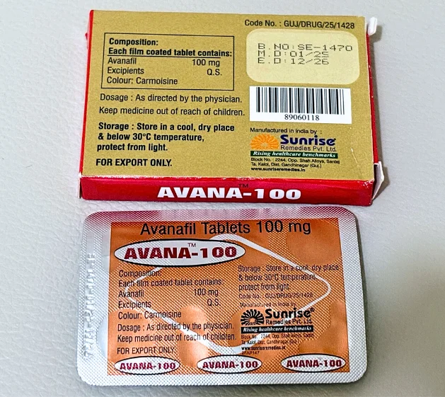 アバナ-100(AVANA-100)の箱と4錠が入ったシート(ともに裏面)