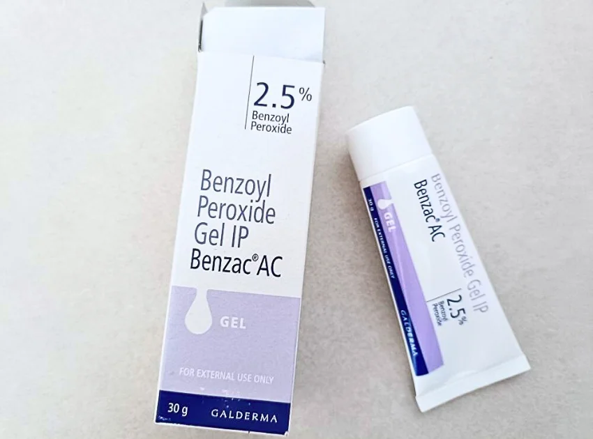 ベンザックACジェル(BENZAC AC GEL) 2.5%の箱とチューブ