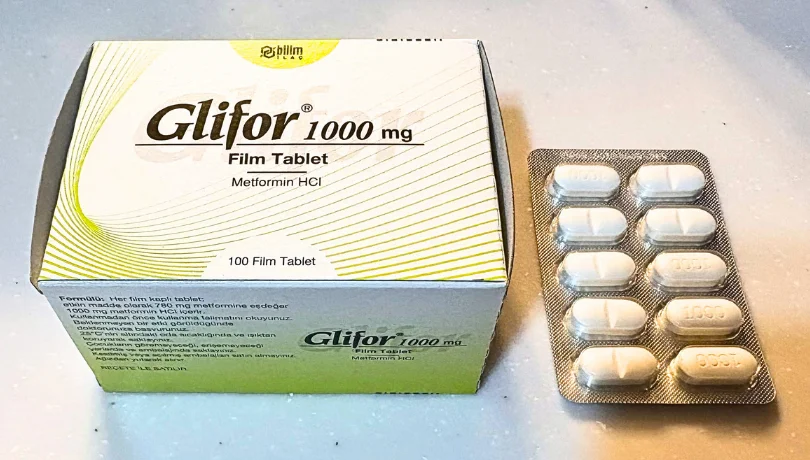 グリフォー(Glifor)1000mgの箱と10錠が入ったシート
