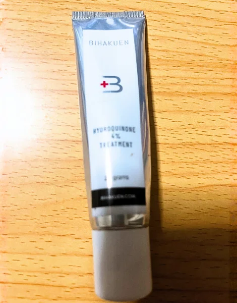 ビハクエン ハイドロキノン(BIHAKUEN HYDROQUINONE)のチューブ