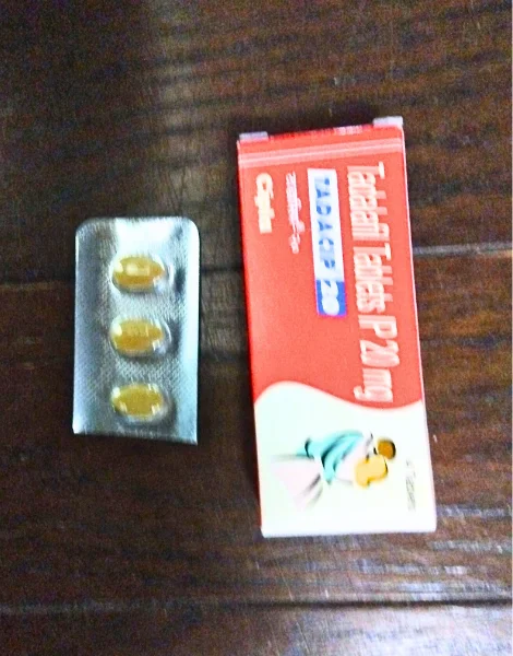 タダシップ（TADACIP）20mgの箱と3錠入っているシート
