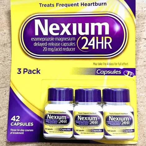 ネキシウム（Nexium）のボトルが3本入ったパック