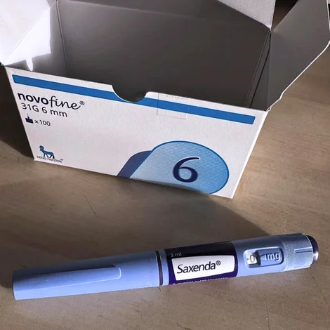 サクセンダ（Saxenda）の注射ペン本体と箱