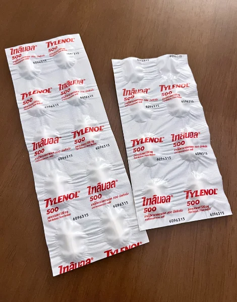 タイレノール（TYLENOL 500）のシート2枚