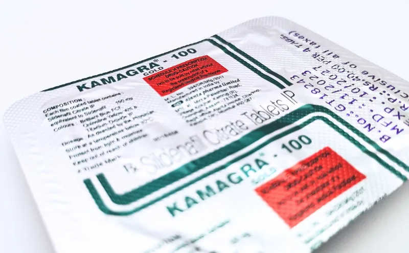 カマグラゴールド（KAMAGRA GOLD）100mgが4錠入っているシートの裏面